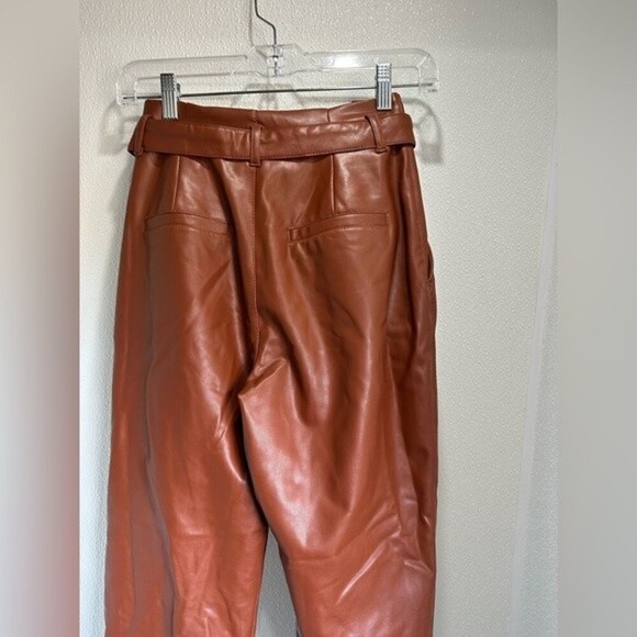 Abercrombie and Fitch Belted faux leather Ankle Pants - Picture 7 of 9
